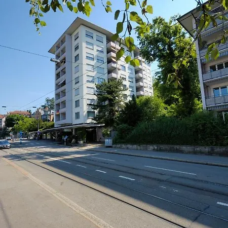 In The Center - Vineyard 22 *